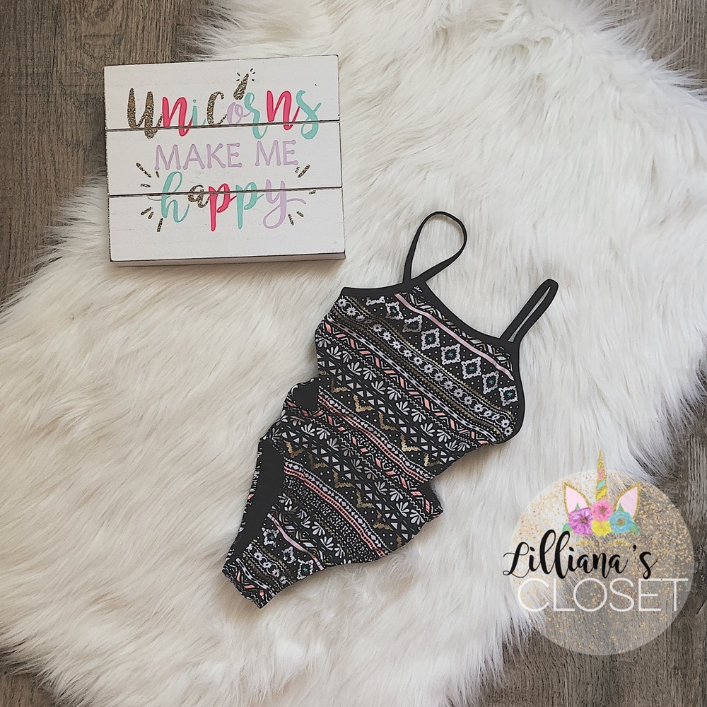 Old Navy Cut Out Swimsuit👙 | XS